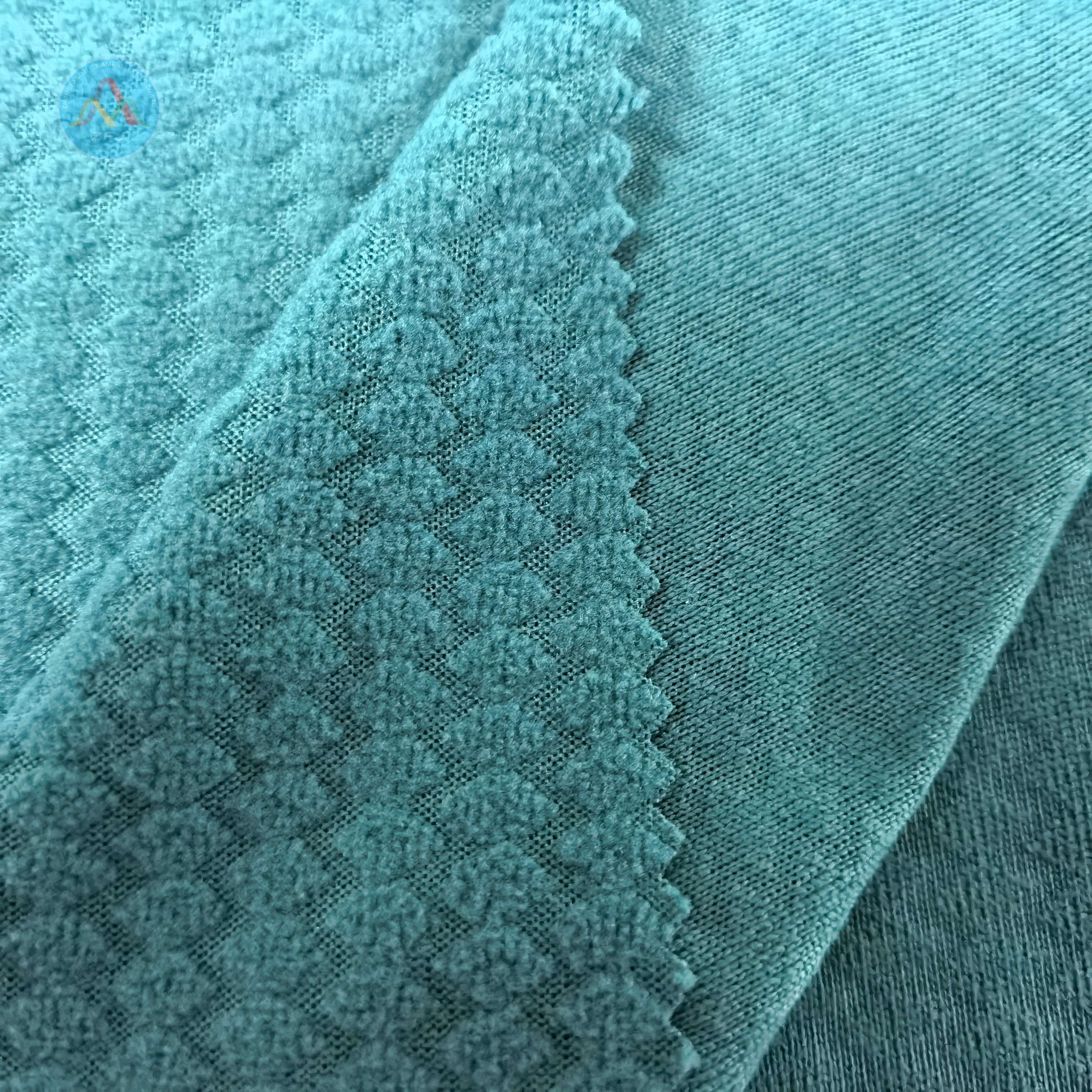 100% Recyclyed Polyester 130gsm ‌‌Diamond Jacquard Fleece