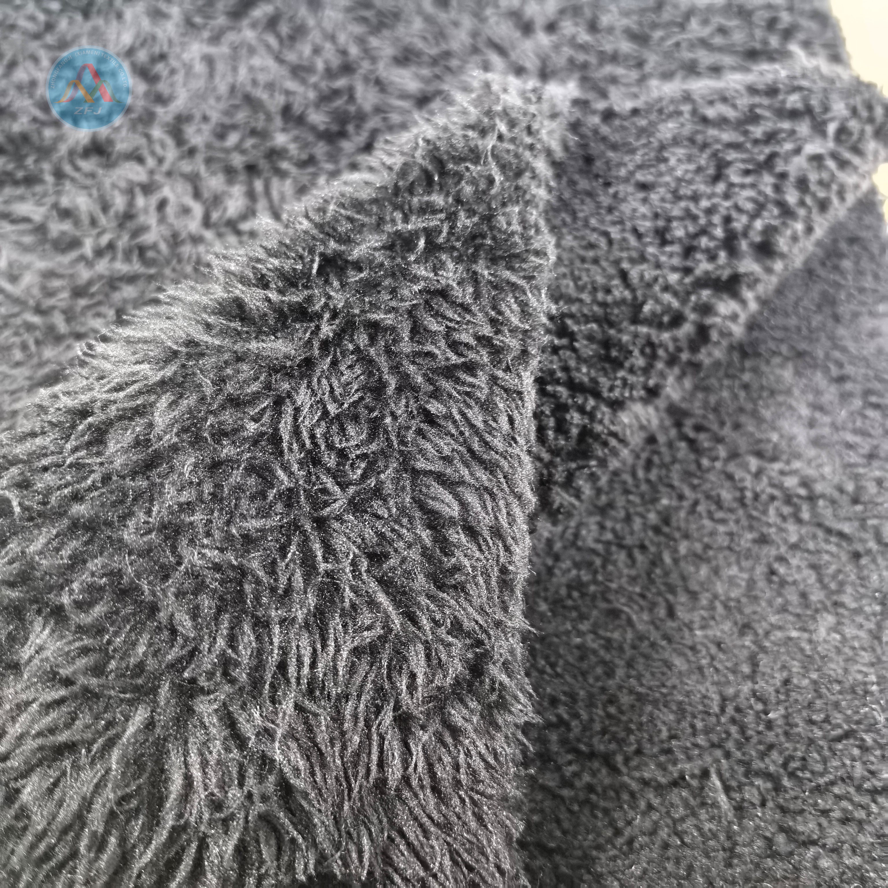 100% Polyester 408gsm Fluffy Yarn Fleece Fabric