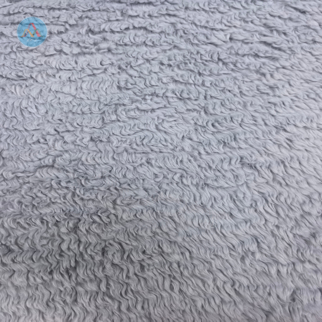 100% Polyester 340gsm Fluffy Yarn Fleece Fabric