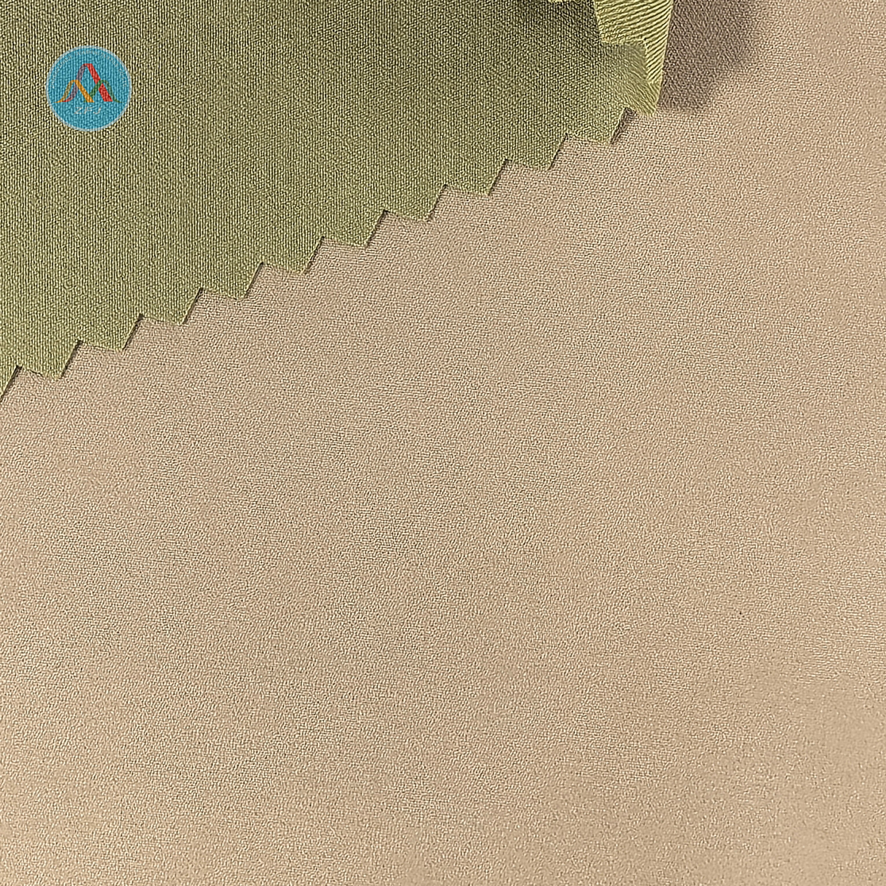 100% Polyester Twill Fabric with Non-Pfc Dwr Finish for Triclimate Jacket