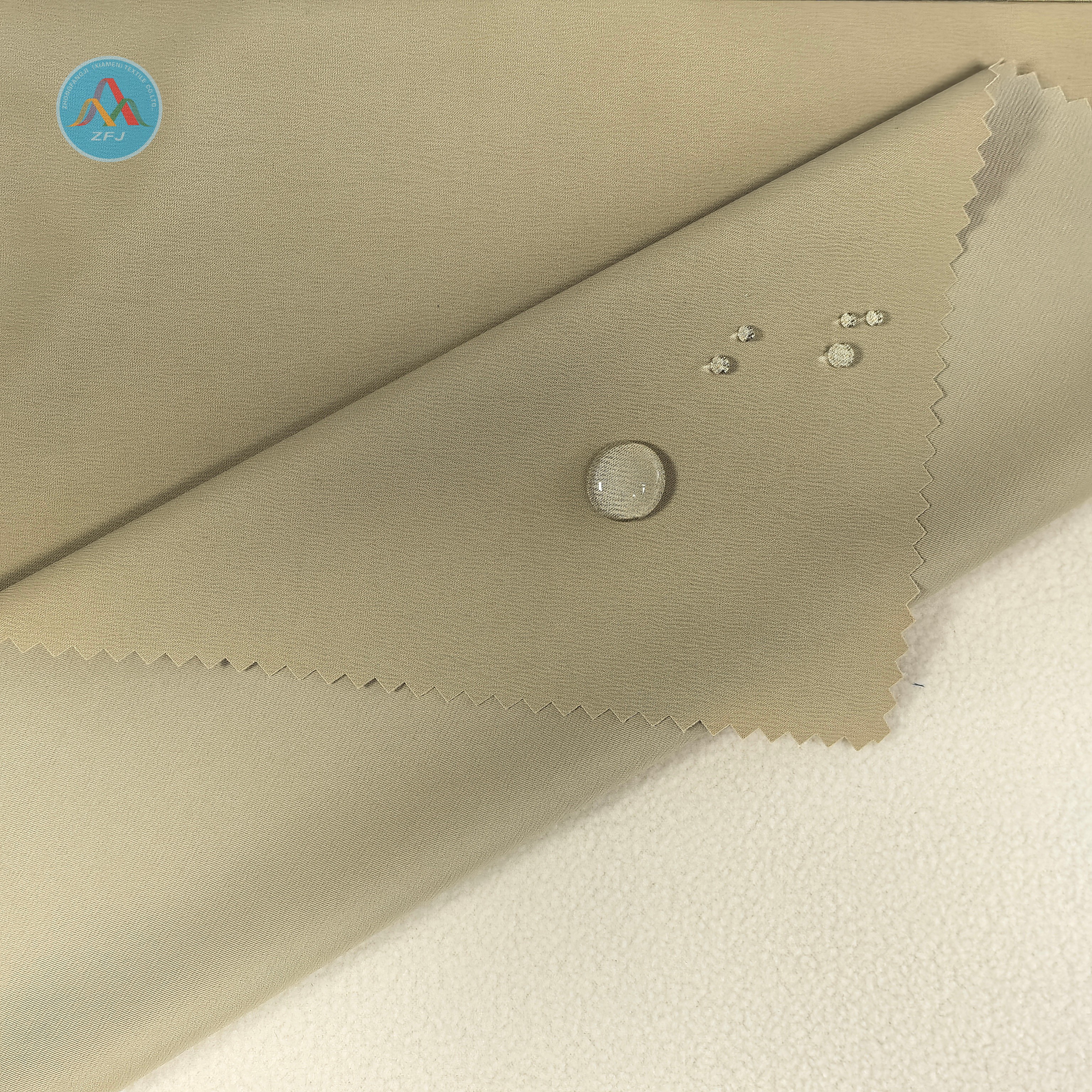 100% Polyester Slightly Wrinkled Fabric for Vests And Down Jackets