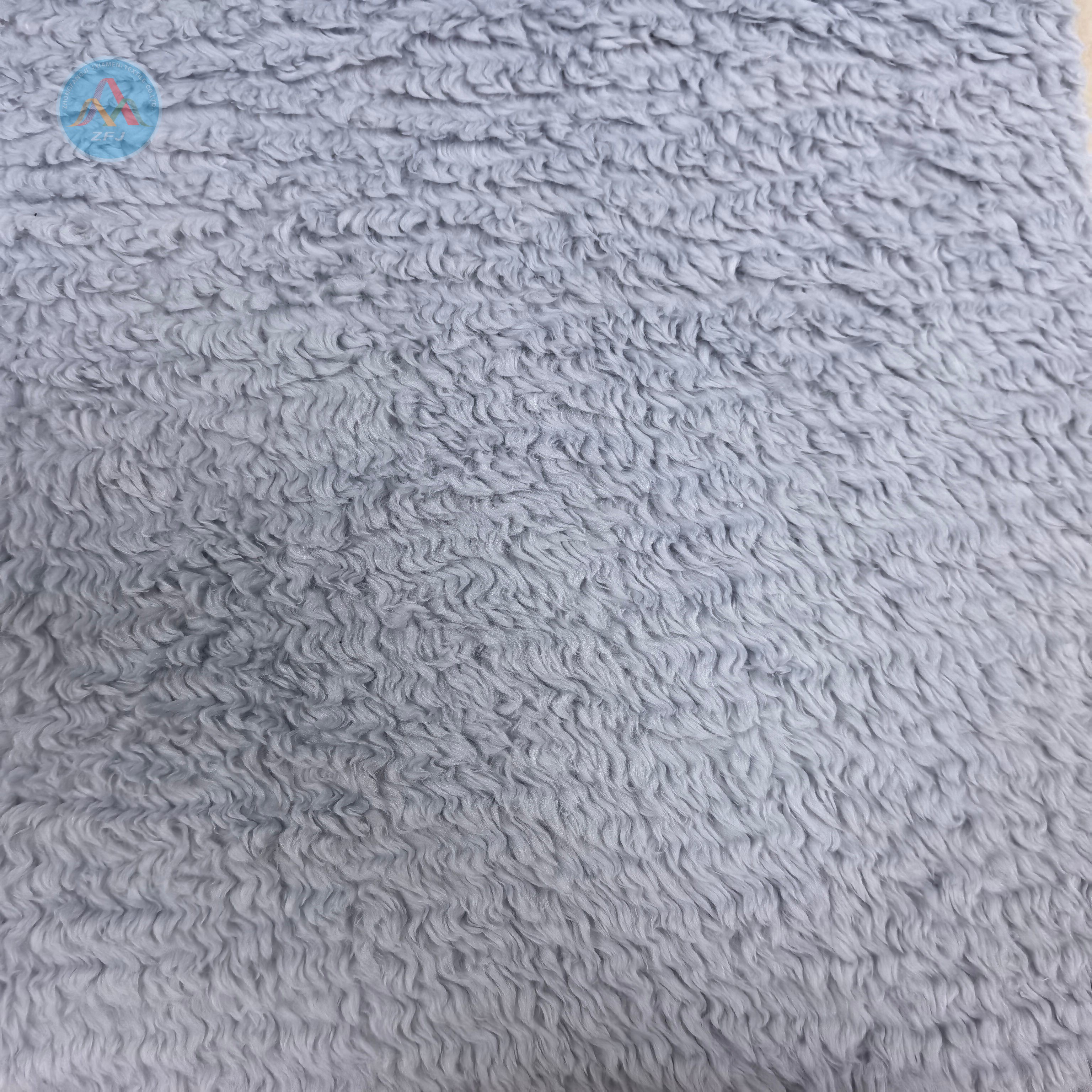 100% Polyester 340gsm Fluffy Yarn Fleece Fabric