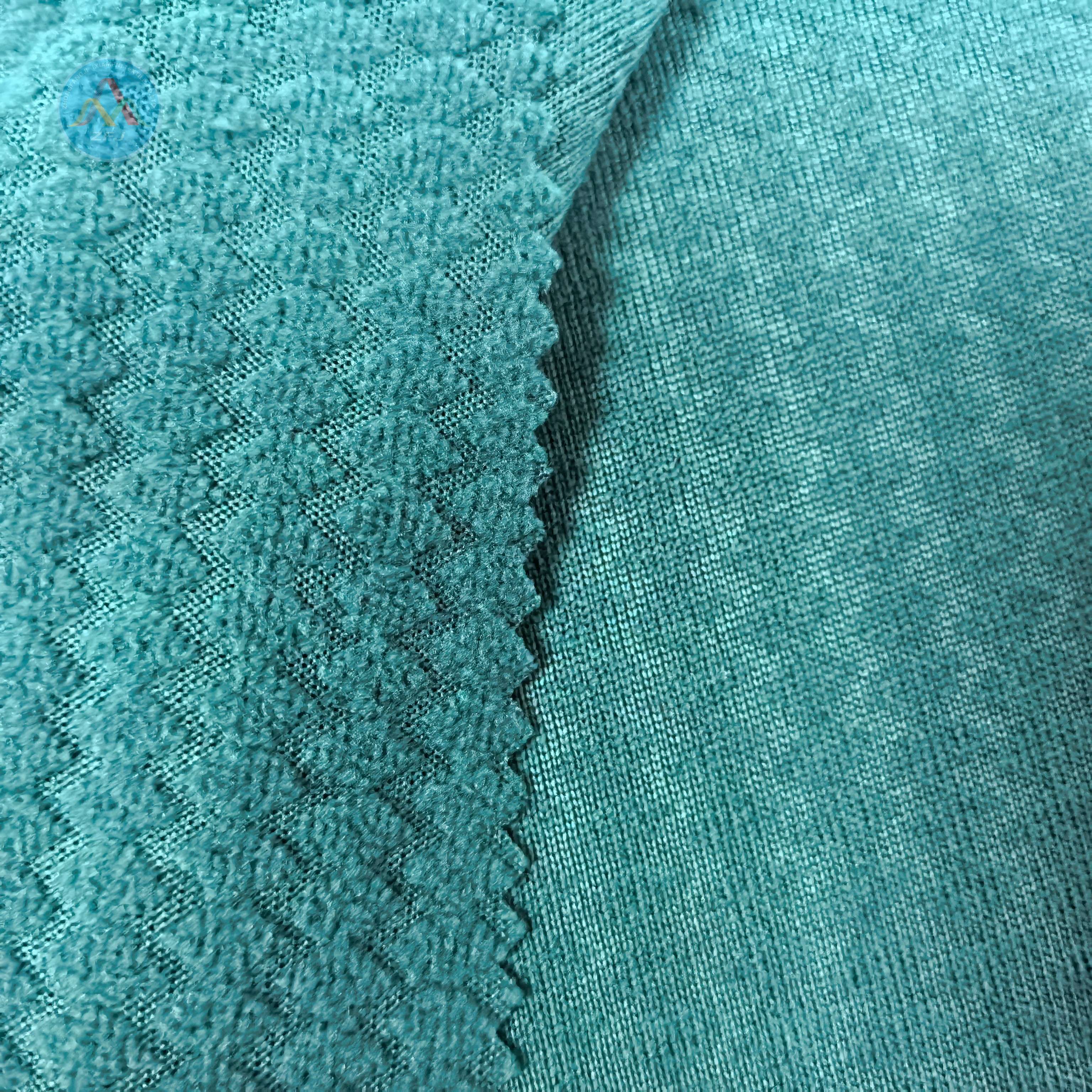 100% Recyclyed Polyester 130gsm ‌‌Diamond Jacquard Fleece