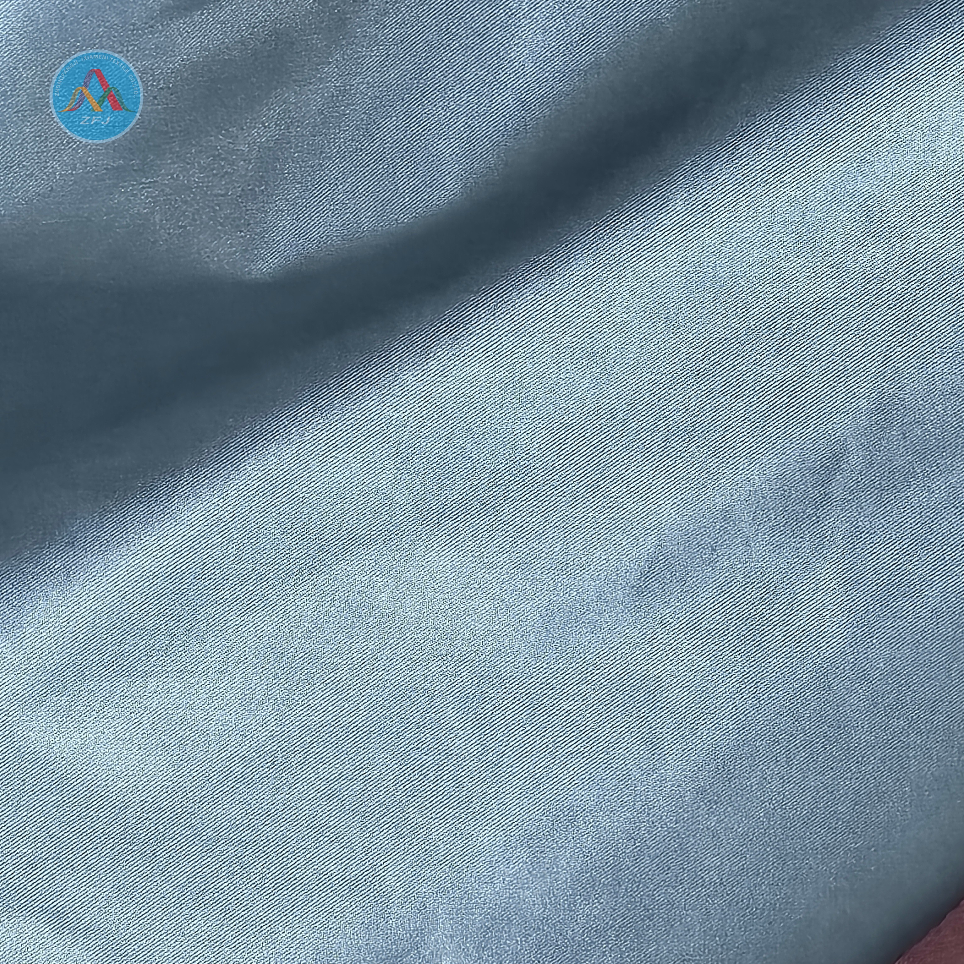 20D 100% Nylon Water Repellent Fabric Is Suitable For A Long Padded Jacket