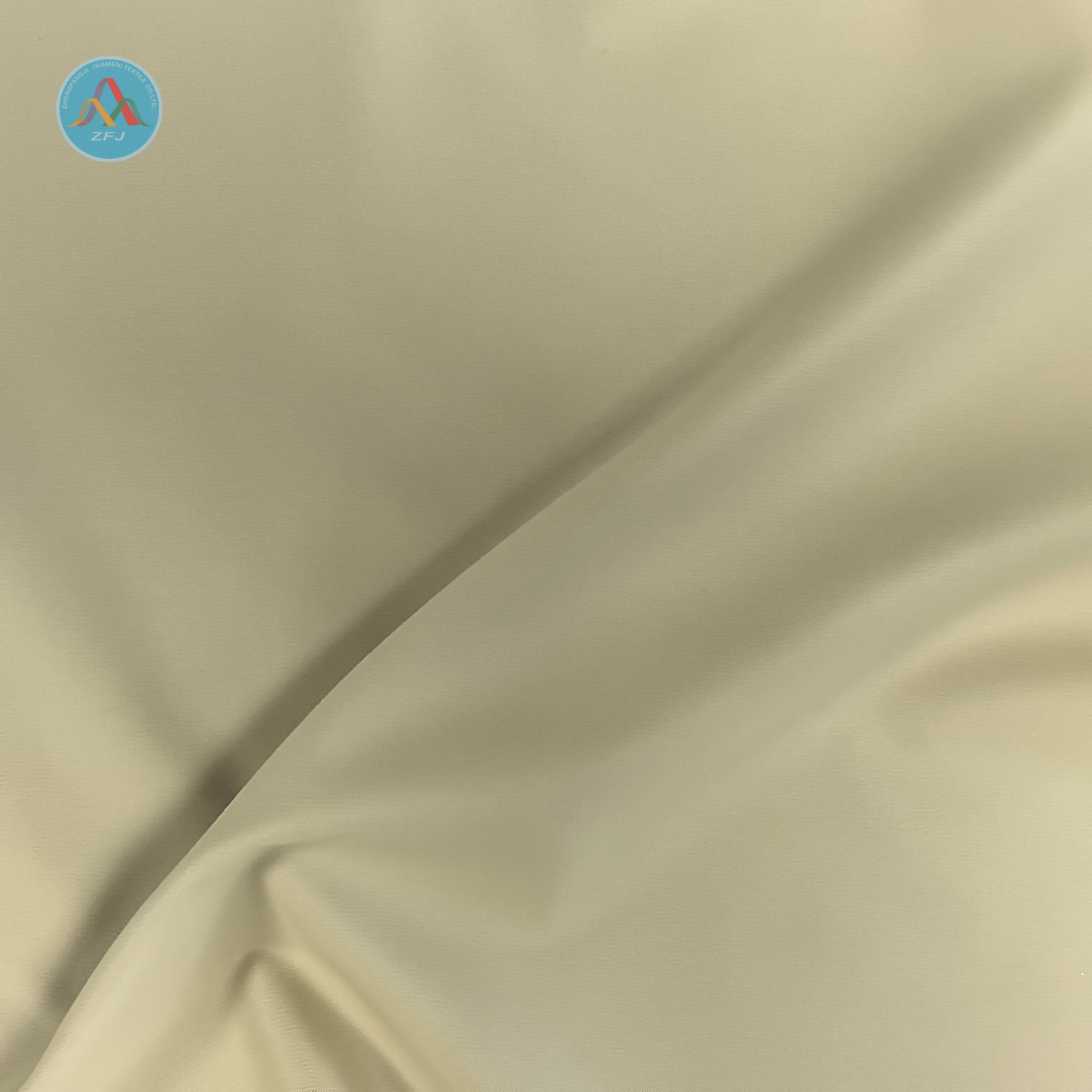 100% Polyester Slightly Wrinkled Fabric for Vests And Down Jackets