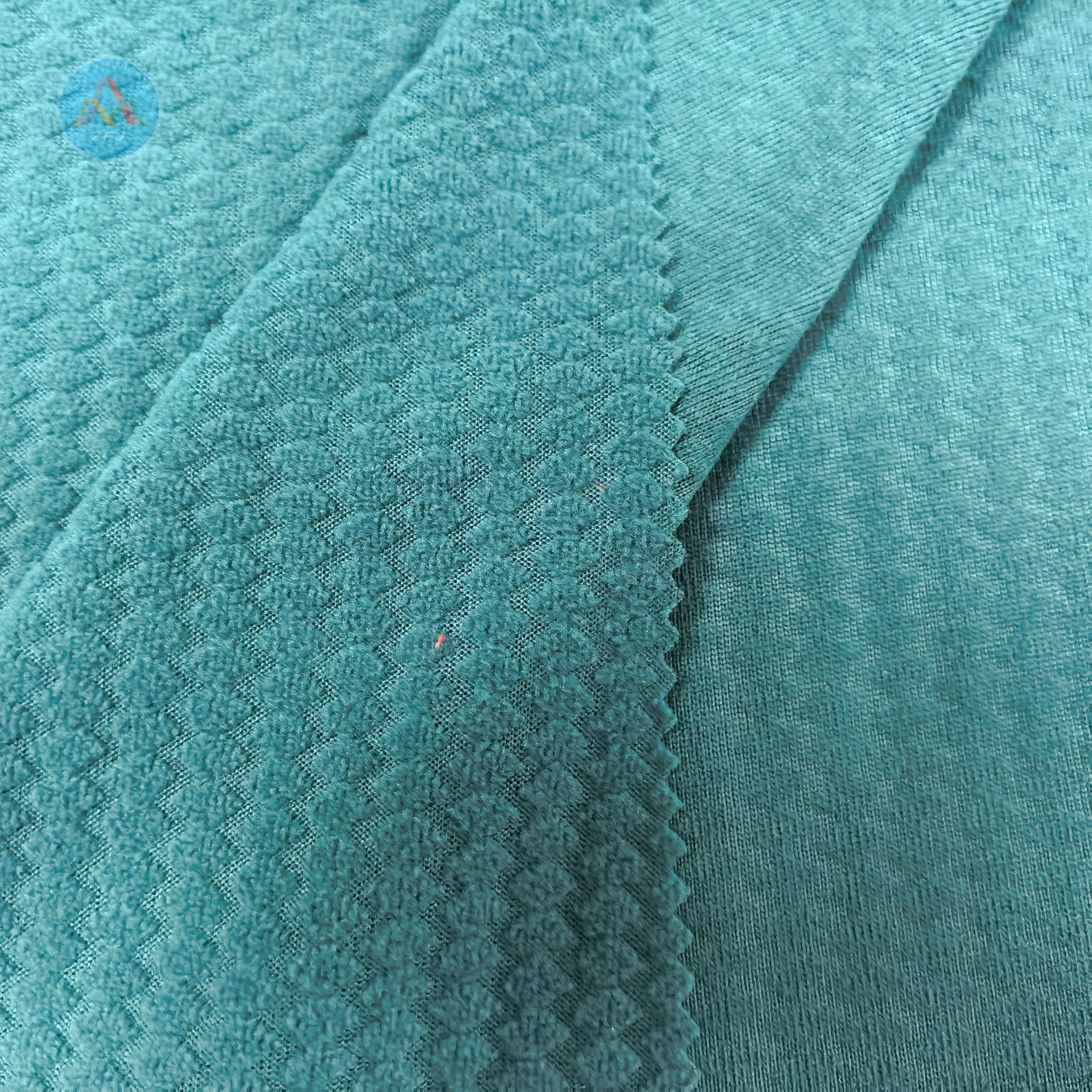 100% Recyclyed Polyester 130gsm ‌‌Diamond Jacquard Fleece