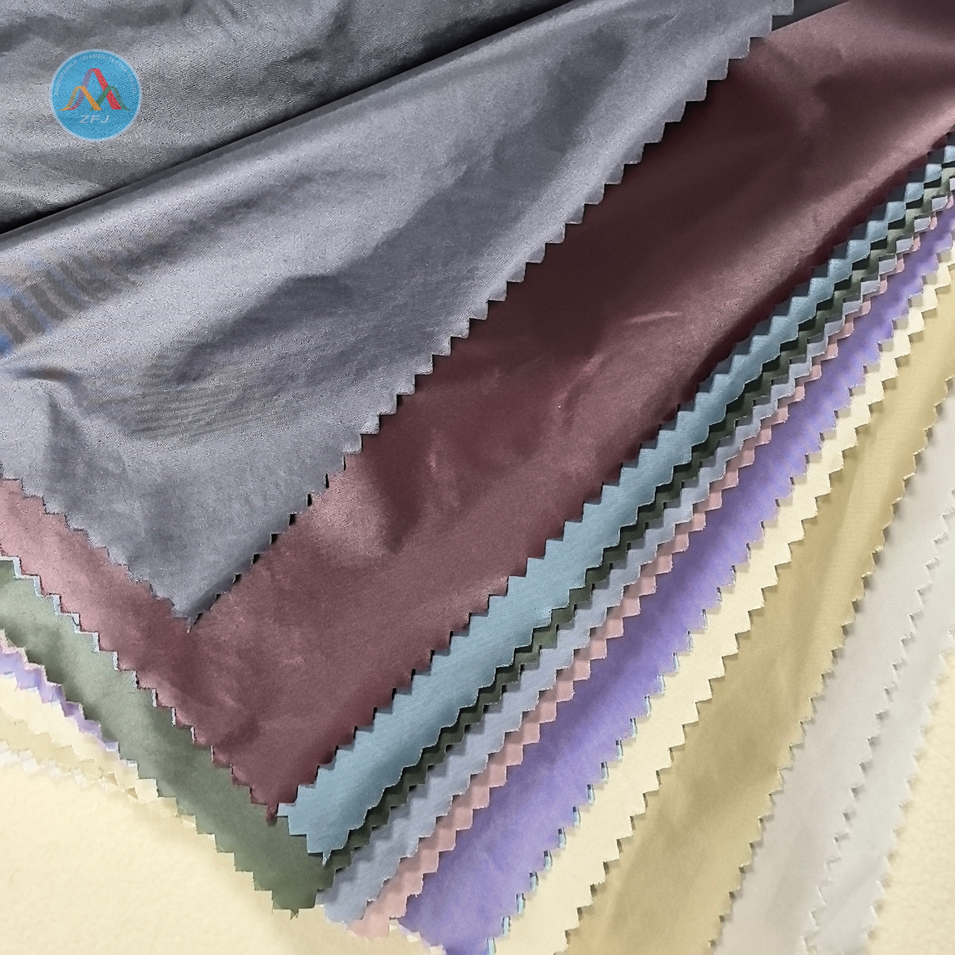 20D 100% Nylon Water Repellent Fabric Is Suitable For A Long Padded Jacket