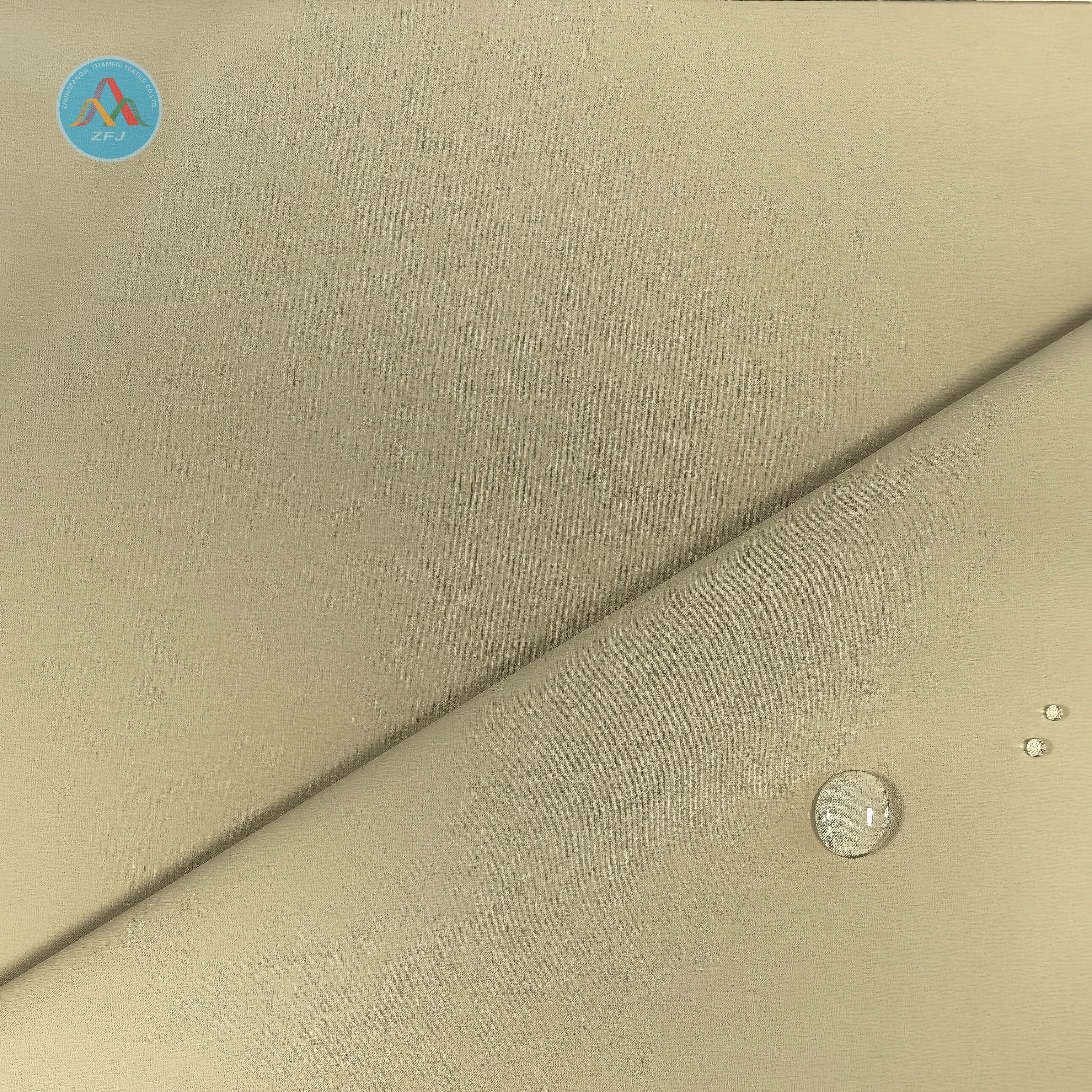 100% Polyester Slightly Wrinkled Fabric for Vests And Down Jackets