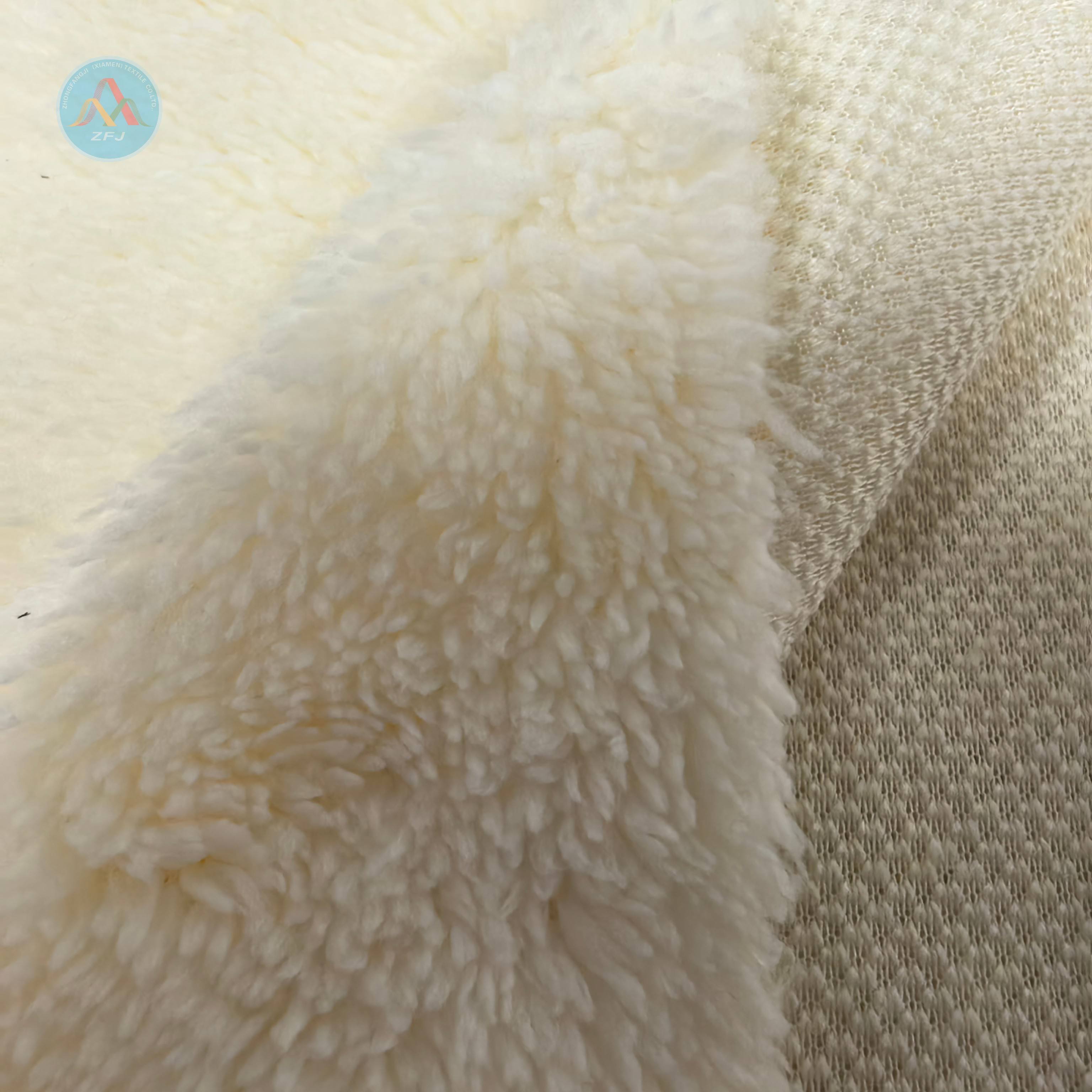 100% Polyester 200gsm Velour Fleece‌