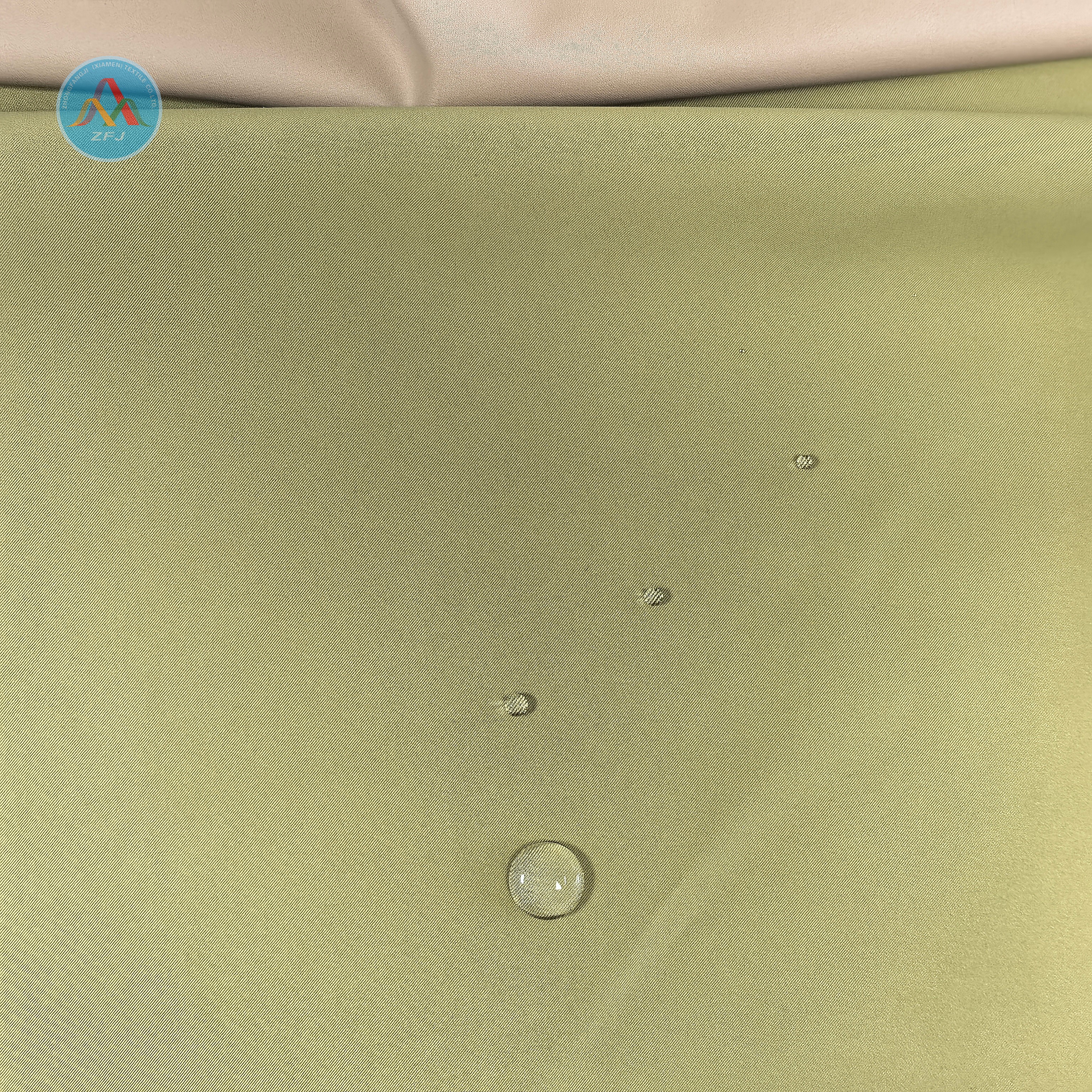 100% Polyester Twill Fabric with Non-Pfc Dwr Finish for Triclimate Jacket