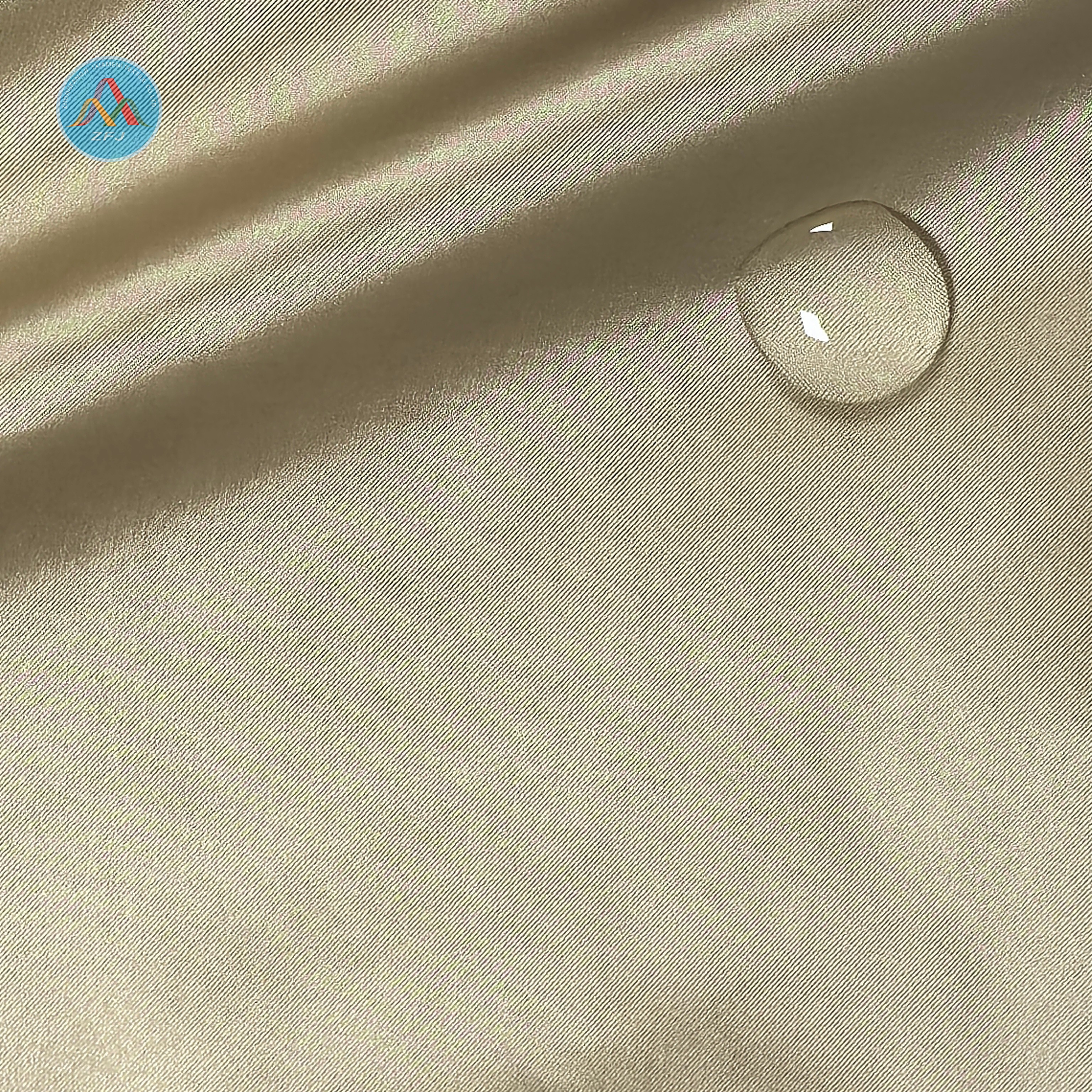 20D 100% Nylon Water Repellent Fabric Is Suitable For A Long Padded Jacket