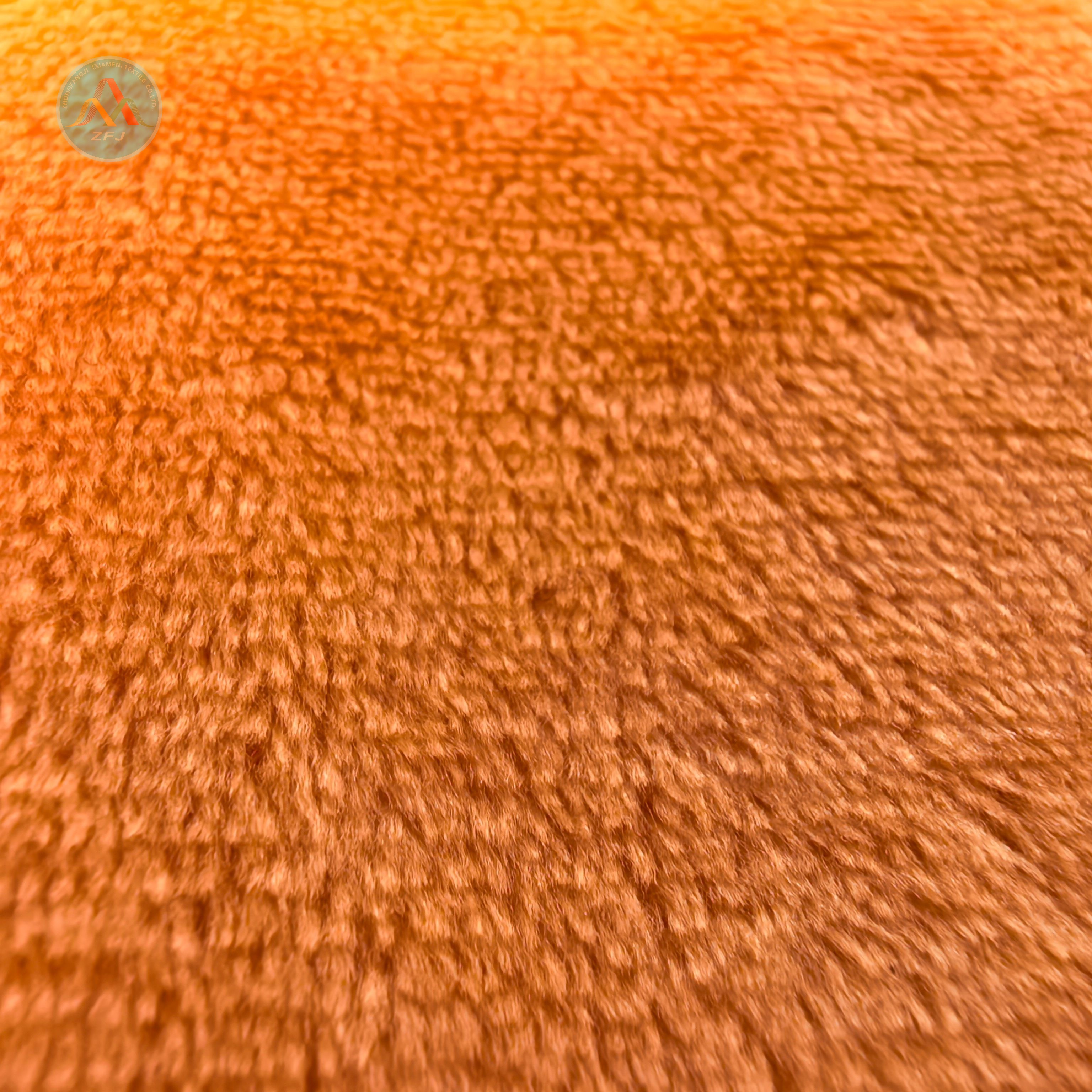 1.5mm 100% Polyester Super Soft Velvet Fabric for Blanket