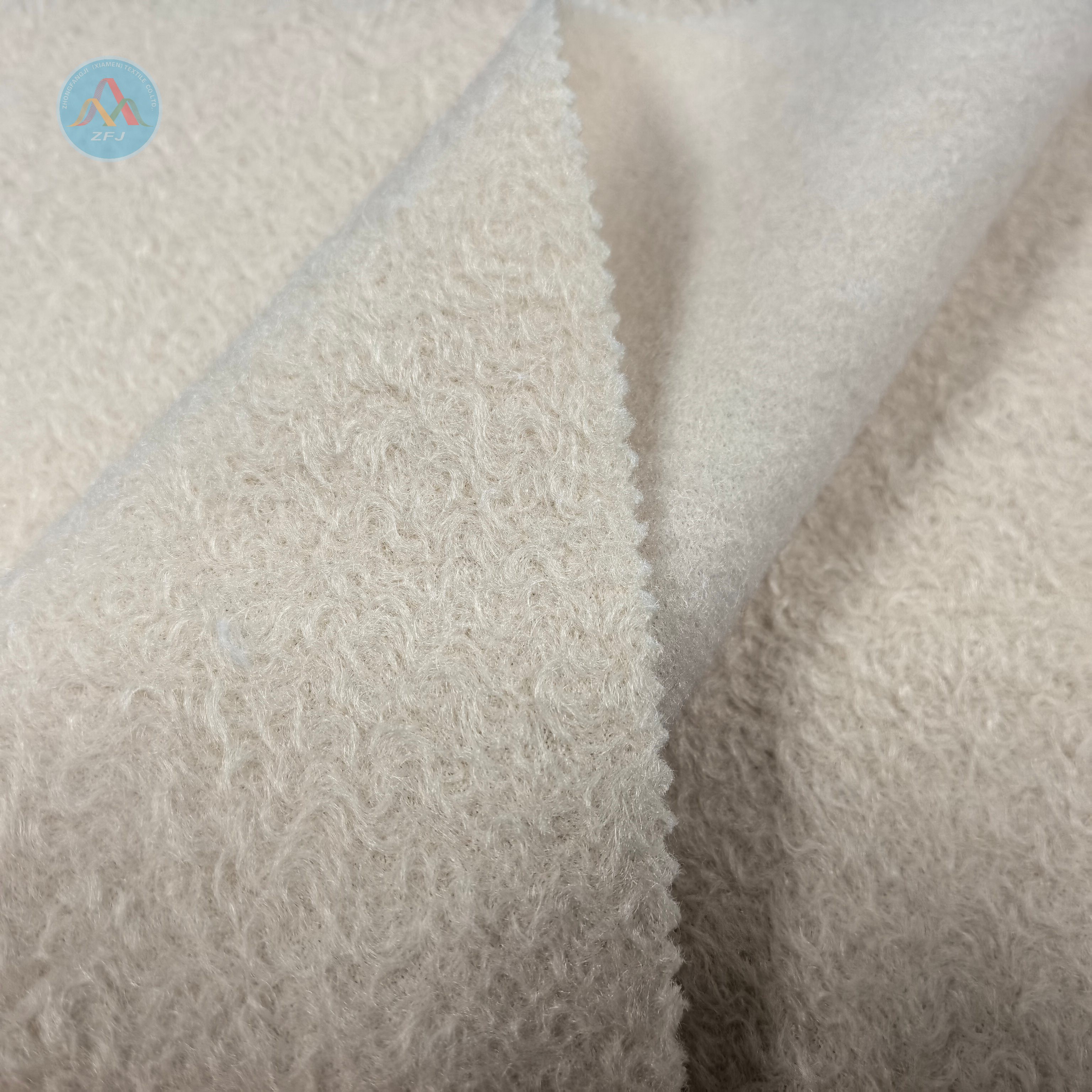 100% Polyester Plush Fabric For Apparel