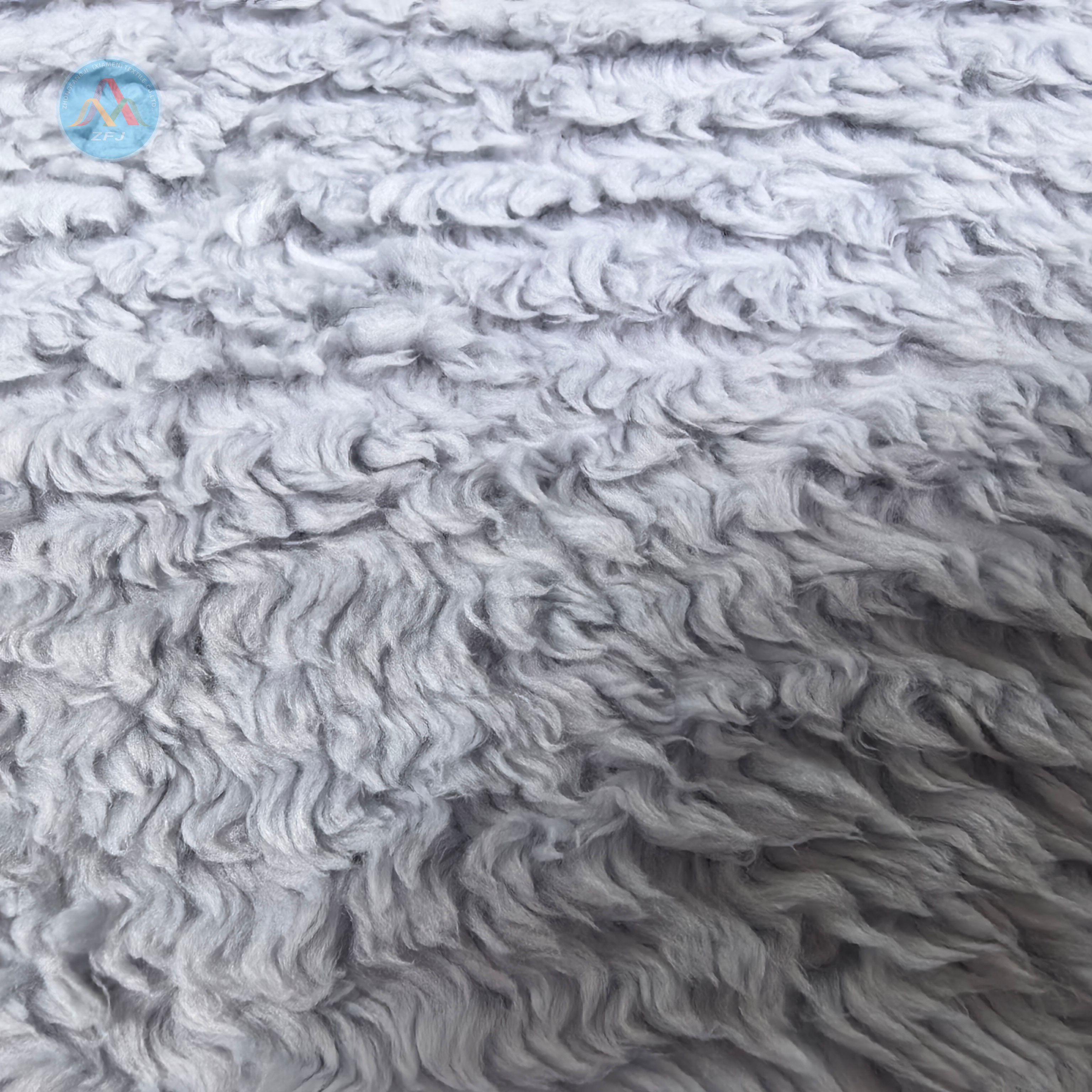 100% Polyester 340gsm Fluffy Yarn Fleece Fabric