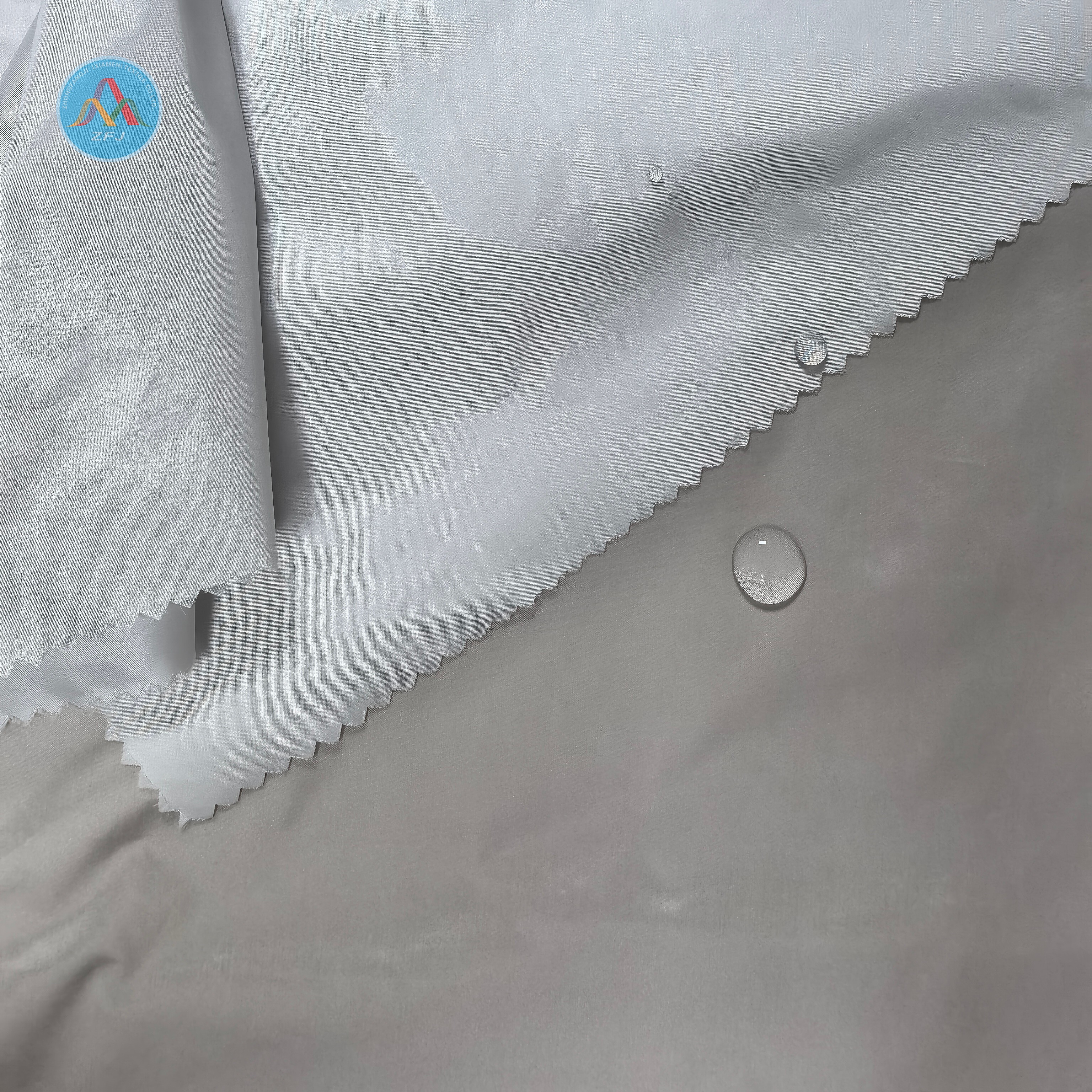 20D 100% Nylon Water Repellent Fabric Is Suitable For A Long Padded Jacket