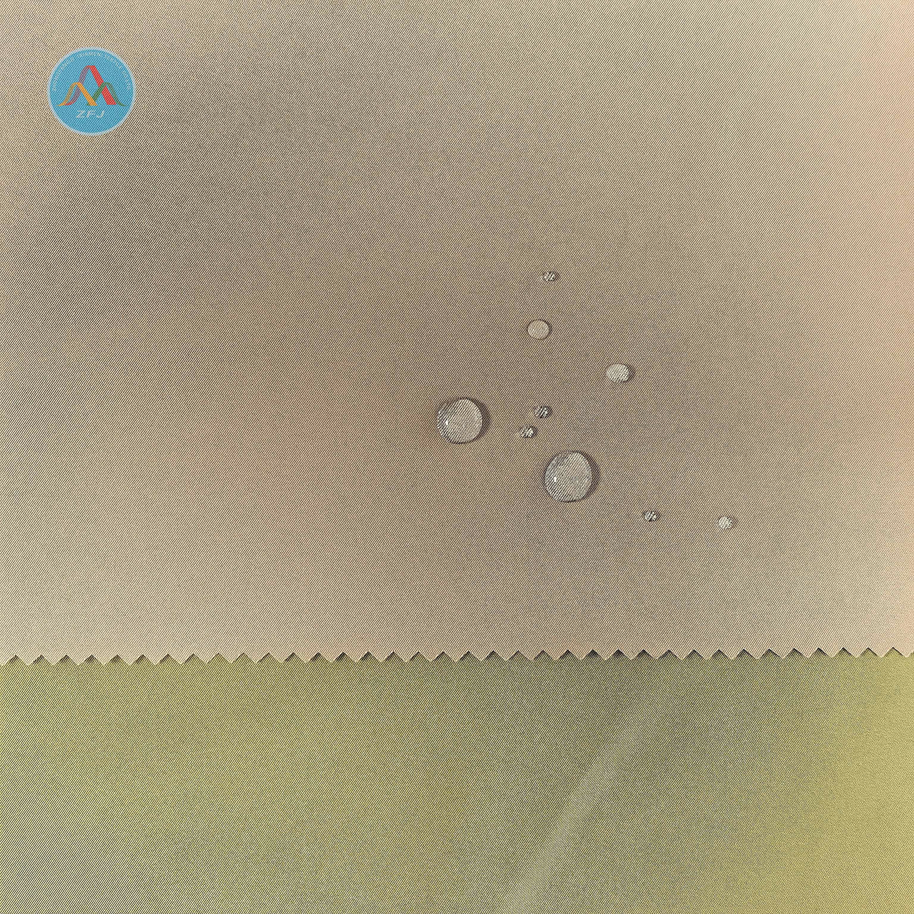 100% Polyester Twill Fabric with Non-Pfc Dwr Finish for Triclimate Jacket