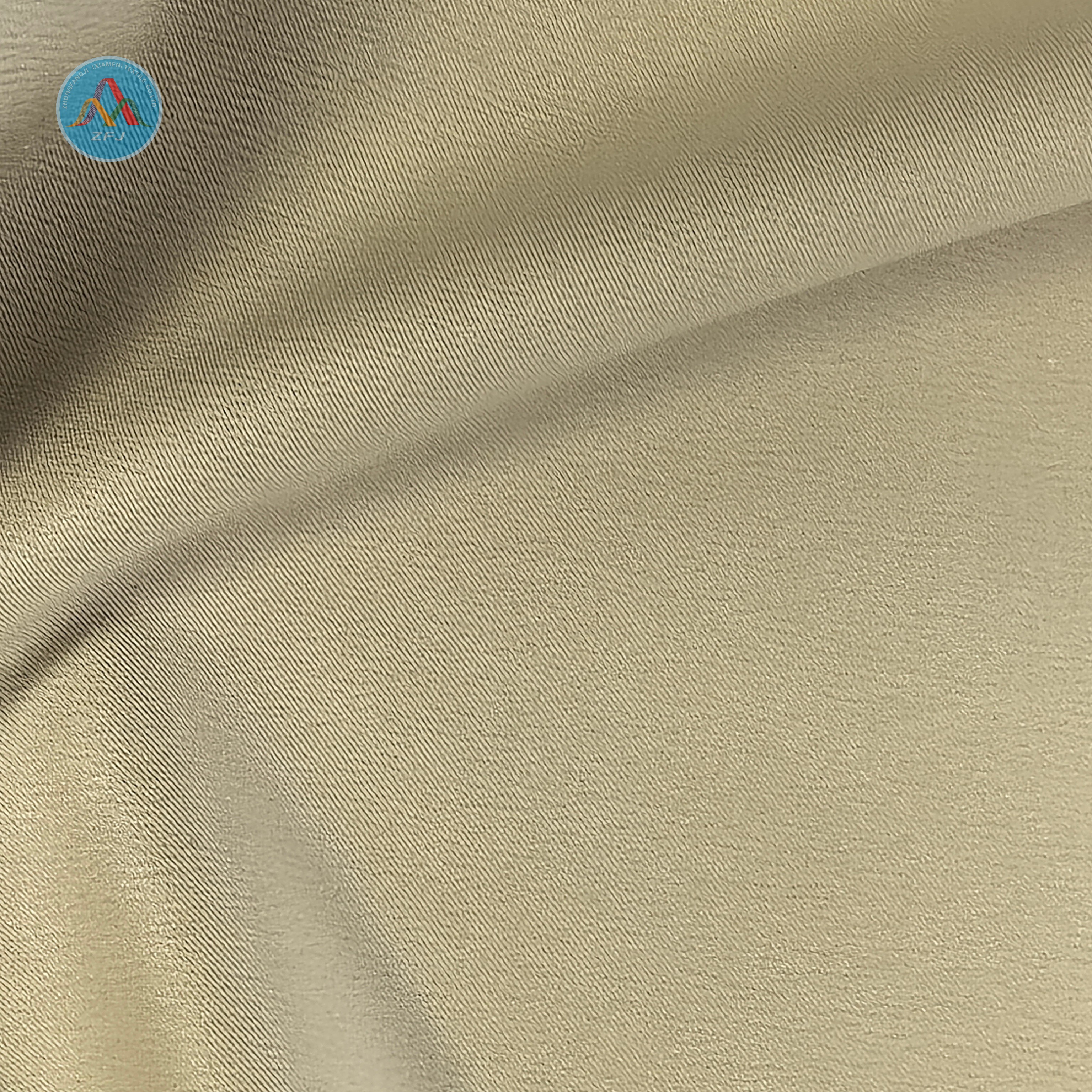 100% Polyester Slightly Wrinkled Fabric for Vests And Down Jackets